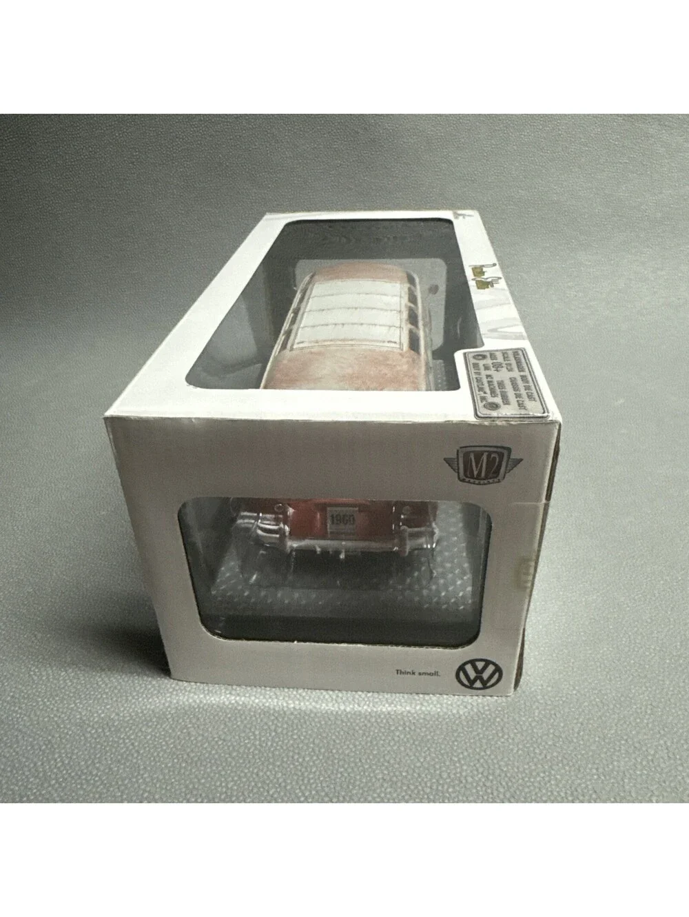 M2 Machines 1/24 RUSTY 1960 VW Microbus Deluxe USA Model R45 Red White Patina